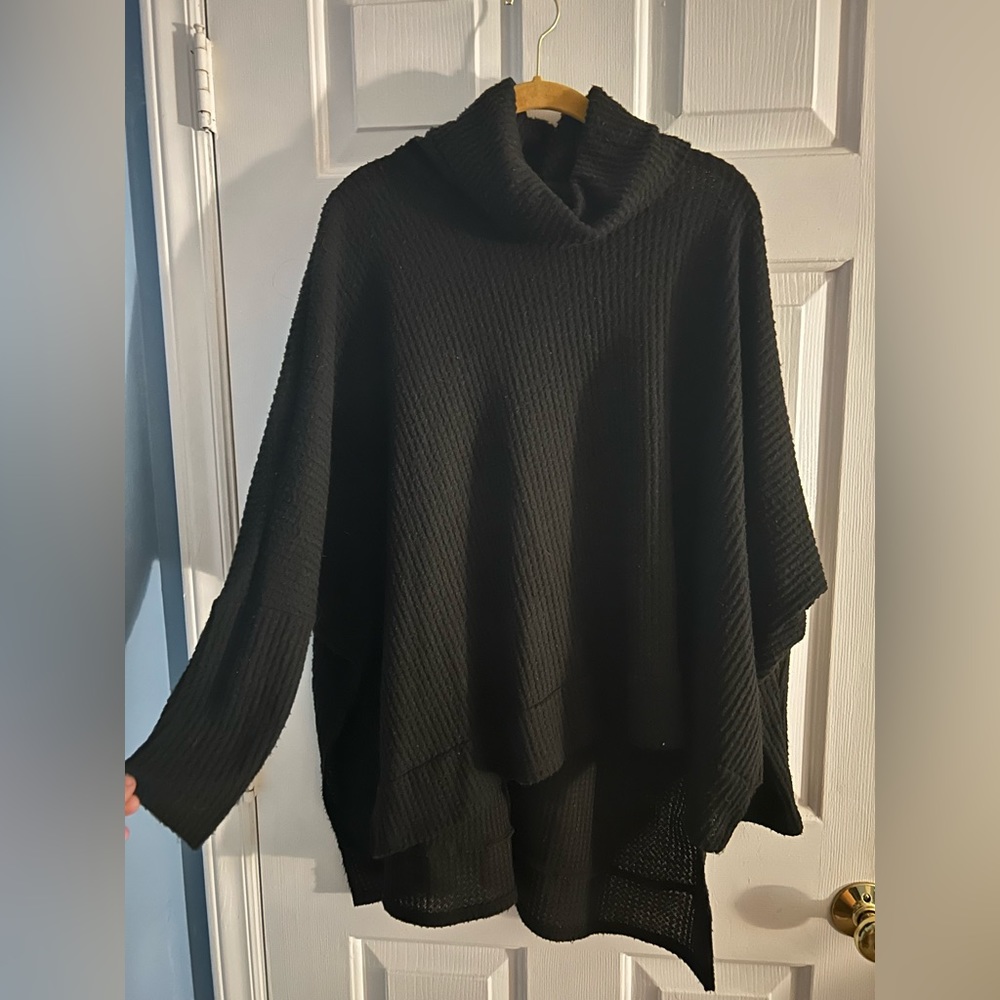 EUC! WORN ONCE! Size L, Boutique Brand “Talulah” “Cece Brush Black Thermal Top”,